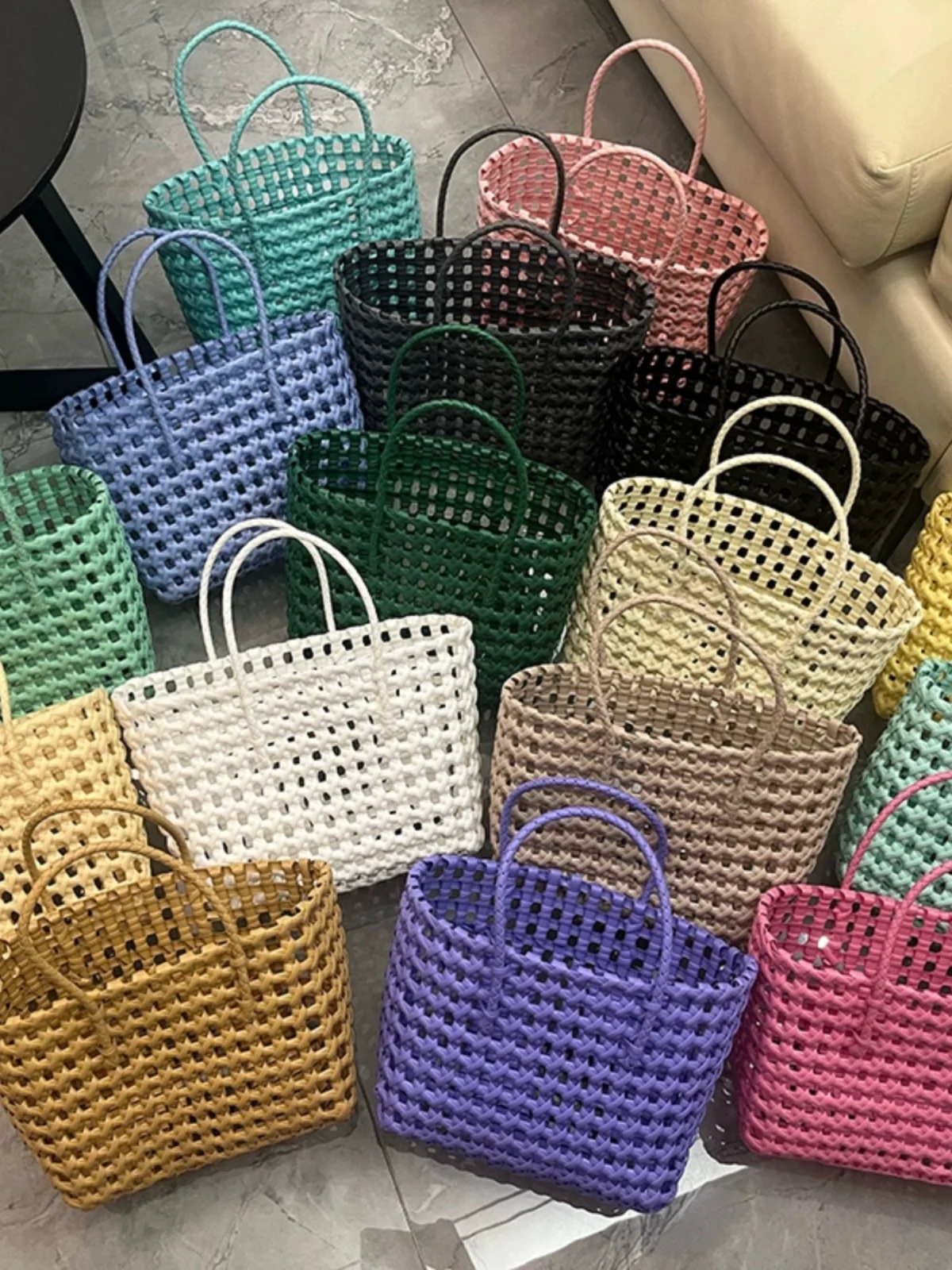 

Handmade Hollow out Woven Bathing Beach Basket Handheld Storage Basket Rectangular ape Open Closure for Daily Use