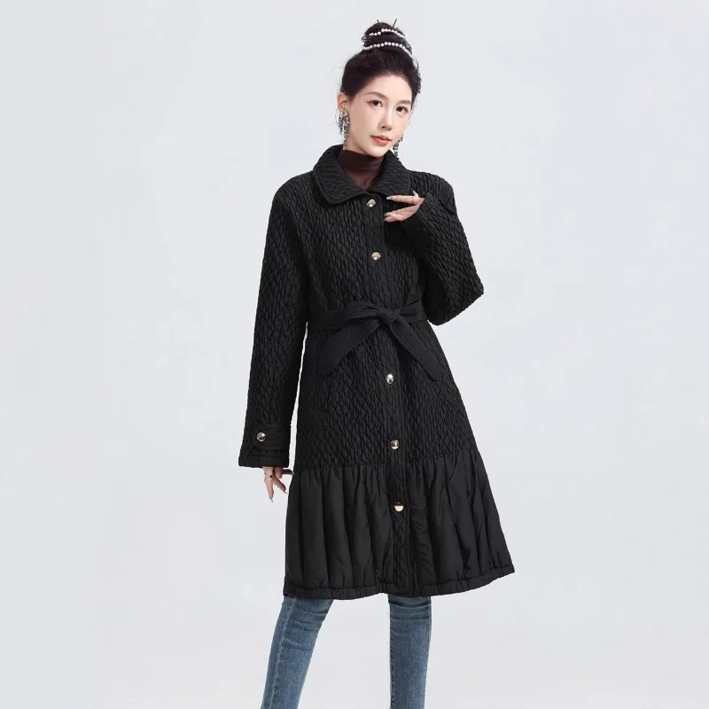 معطف شتوي قطني مطوي للنساء موضة مياكي 2025 وصل حديثًا مقاس كبير متعدد الاستخدامات وأكمام طويلة واحدة الصدر بحزام مصدات الرياح