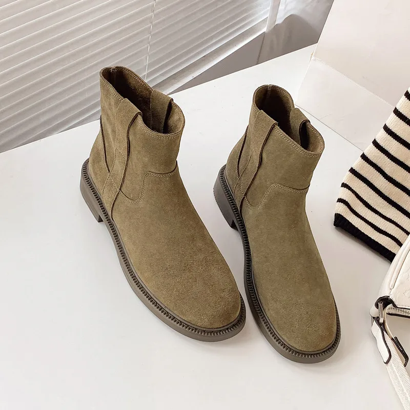 Fashionable New Short Boots All Made of Natural Leather Fashionable and Barefoot Comfortable Low Heel And Anti Fuzz