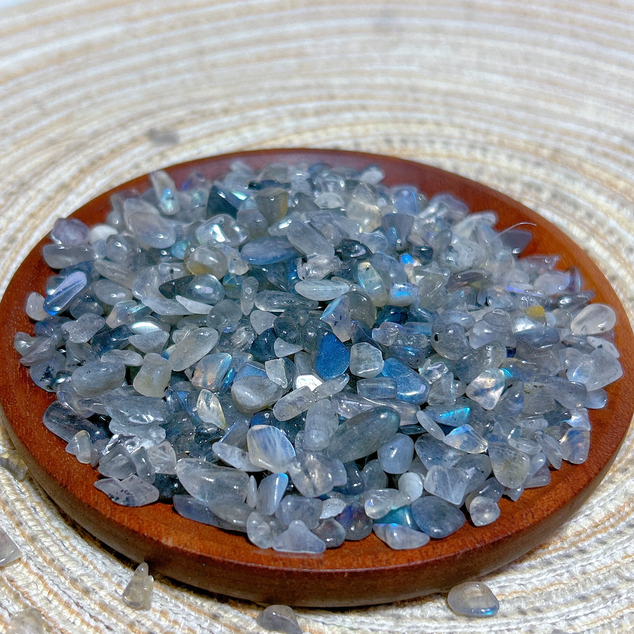 

Wholesale Healing Natural Crystals Grey Moonstone Chips Raw Stone Polished High Quality Energy Mineral Ornament Ore Gift