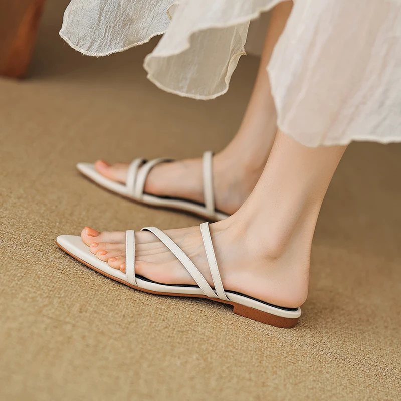 

PYUXD Women Pointed Toe Black Silver Beige Casual Slippers Footwear Chic Design Summer Beach Flip Flops Fashion Slides Mujer