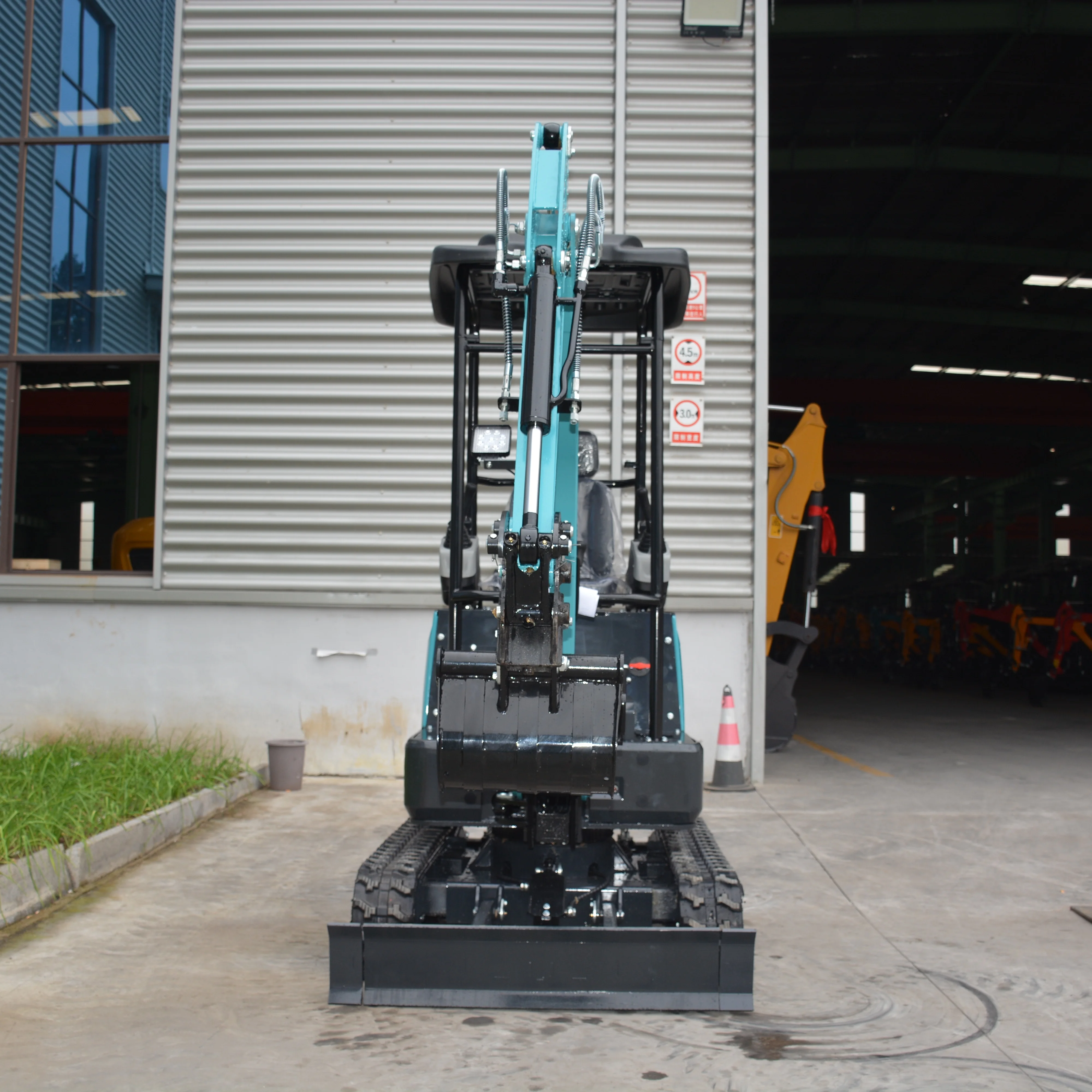 

1.8 ton mini excavator Kubota engine tracked mini excavator 1 ton 2 tons hydraulic farm small excavator for sale
