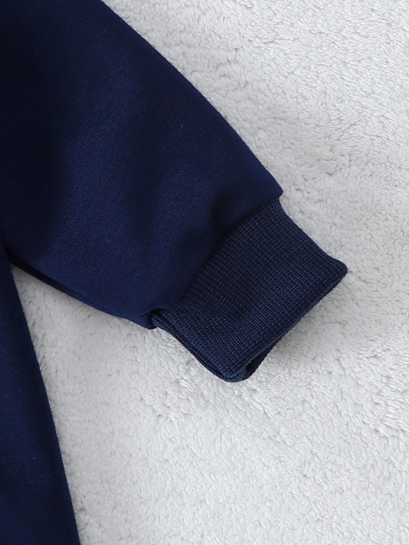 1-teiliger Baby-Panda-Print-Strampler, Langarm-Jumpsuit mit Druckknöpfen im Schritt, Weich gestricktes Unisex-Baby-Outfit, Niedliche Freizeitkleidung für den täglichen Gebrauch zu Hause. – Detail 4