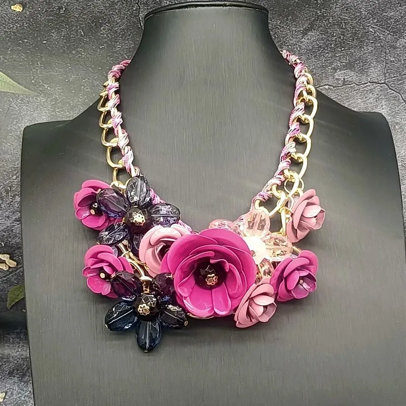 بيان قلادة مختلط اللون روز زهرة Handand النسيج مزدوجة مكتنزة سلسلة المختنق ماكسي قلادة مجوهرات الحفلات