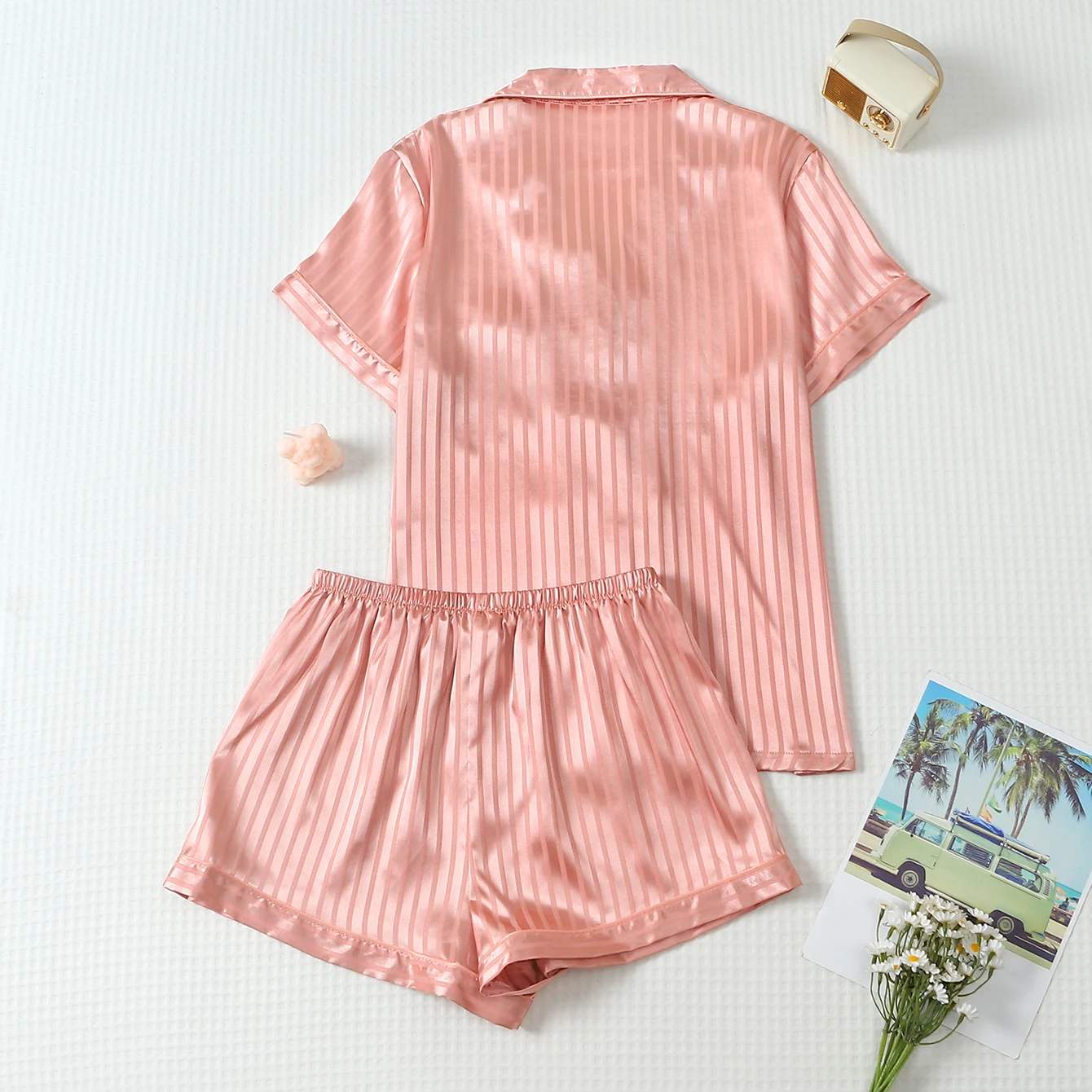 Two-Piece Comfortable Satin Striped Print Lapel Button-Down Short-Sleeve Top with Pockets and Bow Shorts Spring/Summer Women's Pajama Loungewear Set Suitable for Home Use