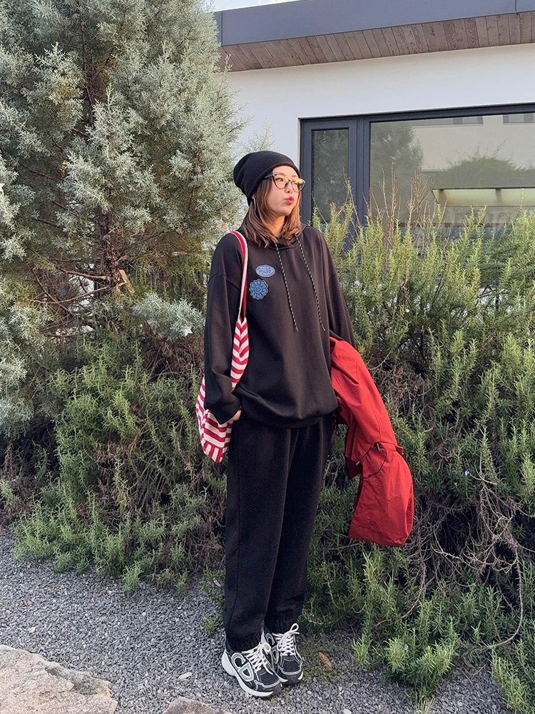 

Комплект Vogana: Оригинальный повседневный костюм большого размера, свободный крой, худи и брюки с высокой талией, осенне-зимний модный ансамбль