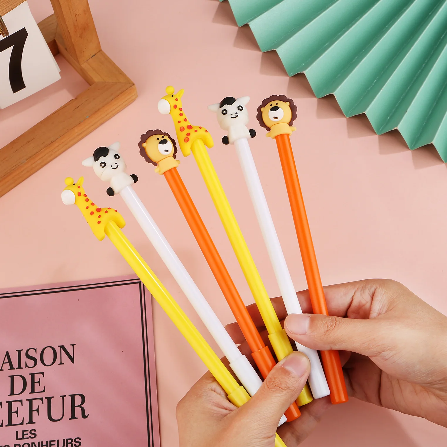 10Pcs/Lot Cute Cartoon Animal Gel Pen 0.5mm Black Ink Kawaii Lion Giraffe Pony Student Netural Pens School Stationery Supplies