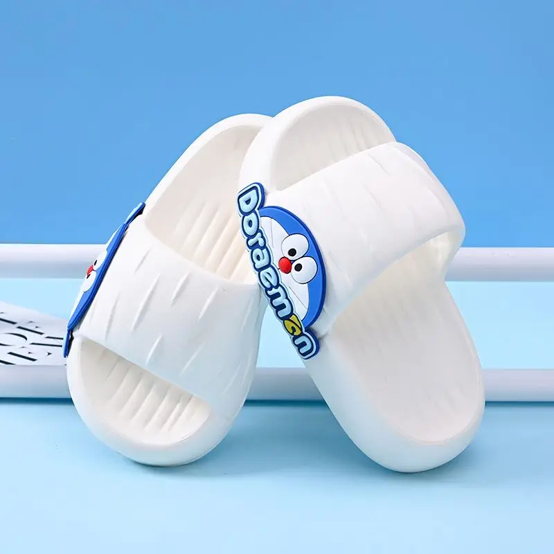 Doraemon kinderpantoffels voor jongens, antislip zachte zool, modieuze cartoon slidesandalen voor binnen- en buitenkleding.