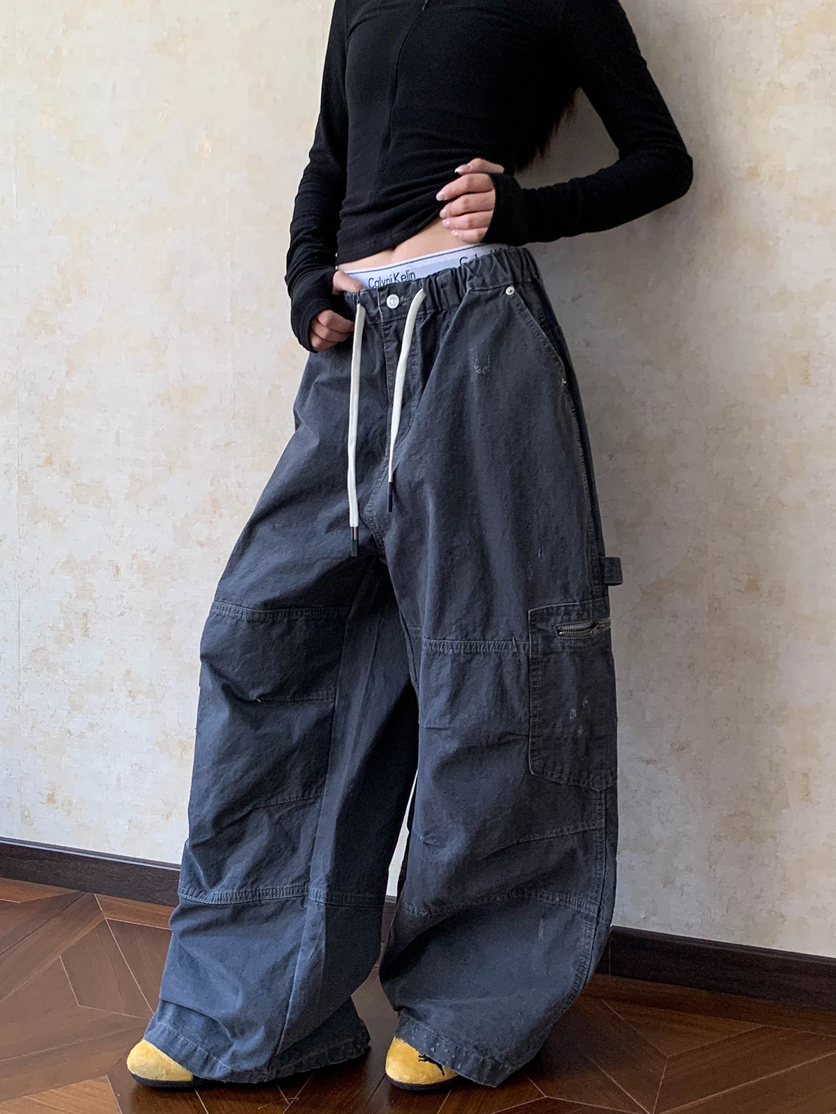 

Aket American Cool Sle Рабочие брюки Женские широкие брюки с завязками Повседневные брюки десантников Дизайн слез Повседневные хлопковые брюки