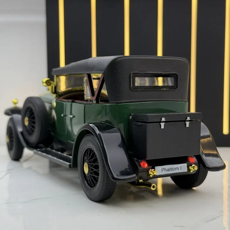 Parts are suitable for golden car models 1:24 generation classic car sound and light toy model ornaments