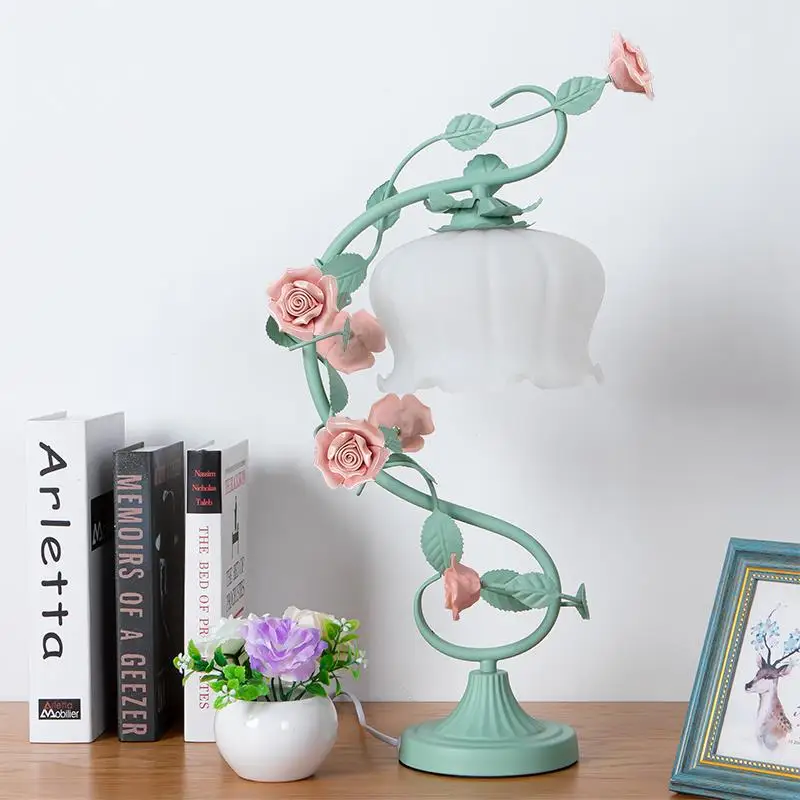 Idyllic Decoration Table Lamp Princess Wedding Bedroom Warm Bedside Lamp Art Rose Flower KT-C