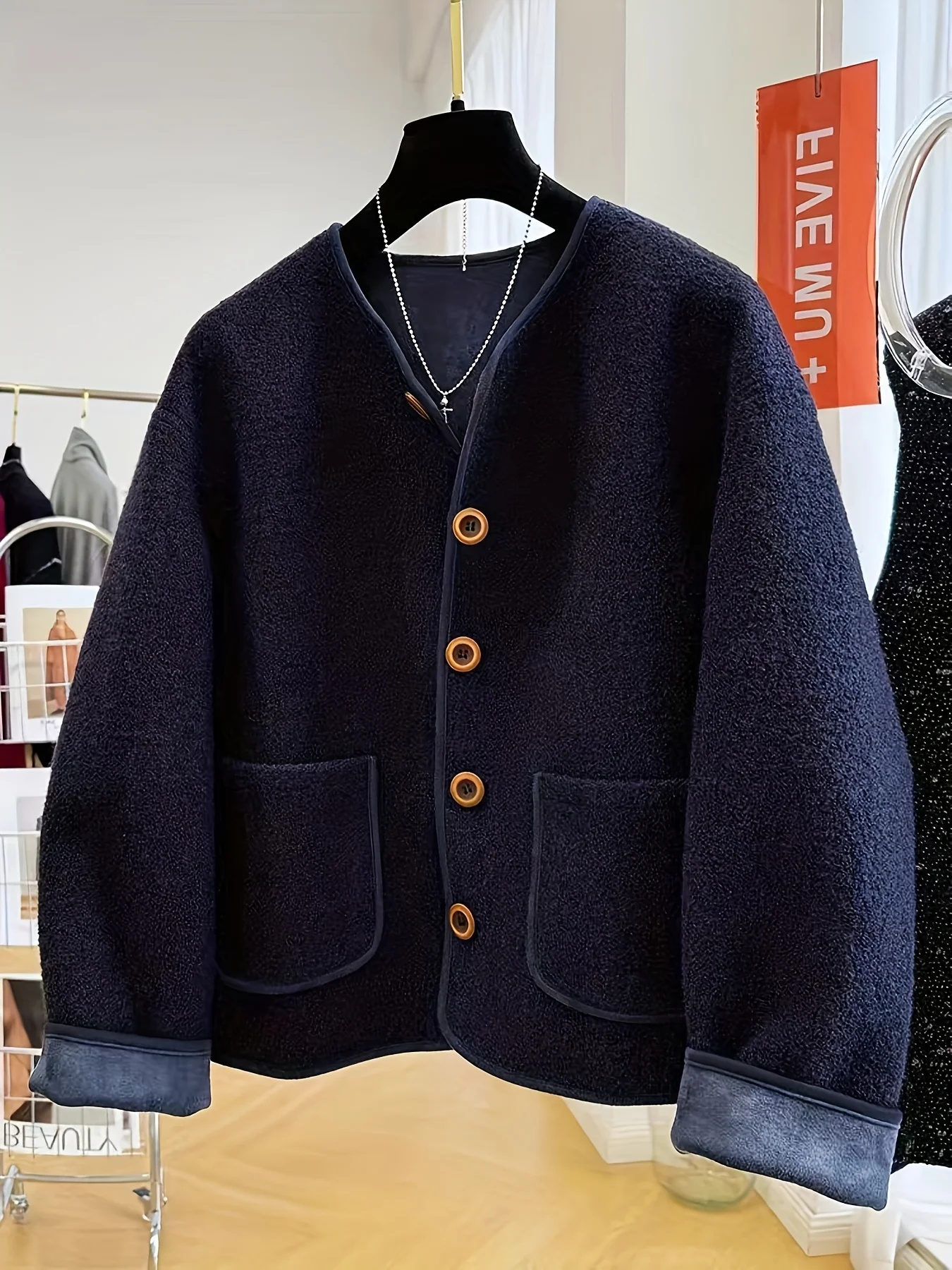 Stylish Korean-Inspired High-End Women's Short Round Neck Jacket, Loose Casual Coat for Autumn and Winter