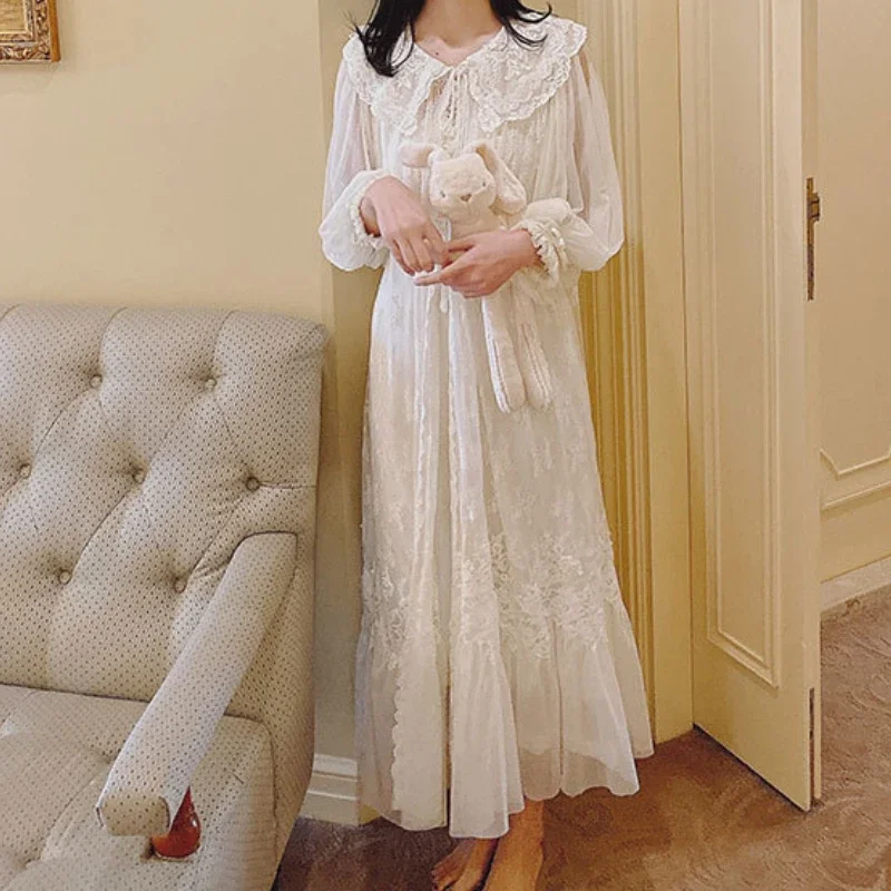 Vintage Victorian Nightgowns Embroidery Lace Robe Night Dress Princess Sleepwear Women Fairy White Mesh Long Peignoir Dress Gown