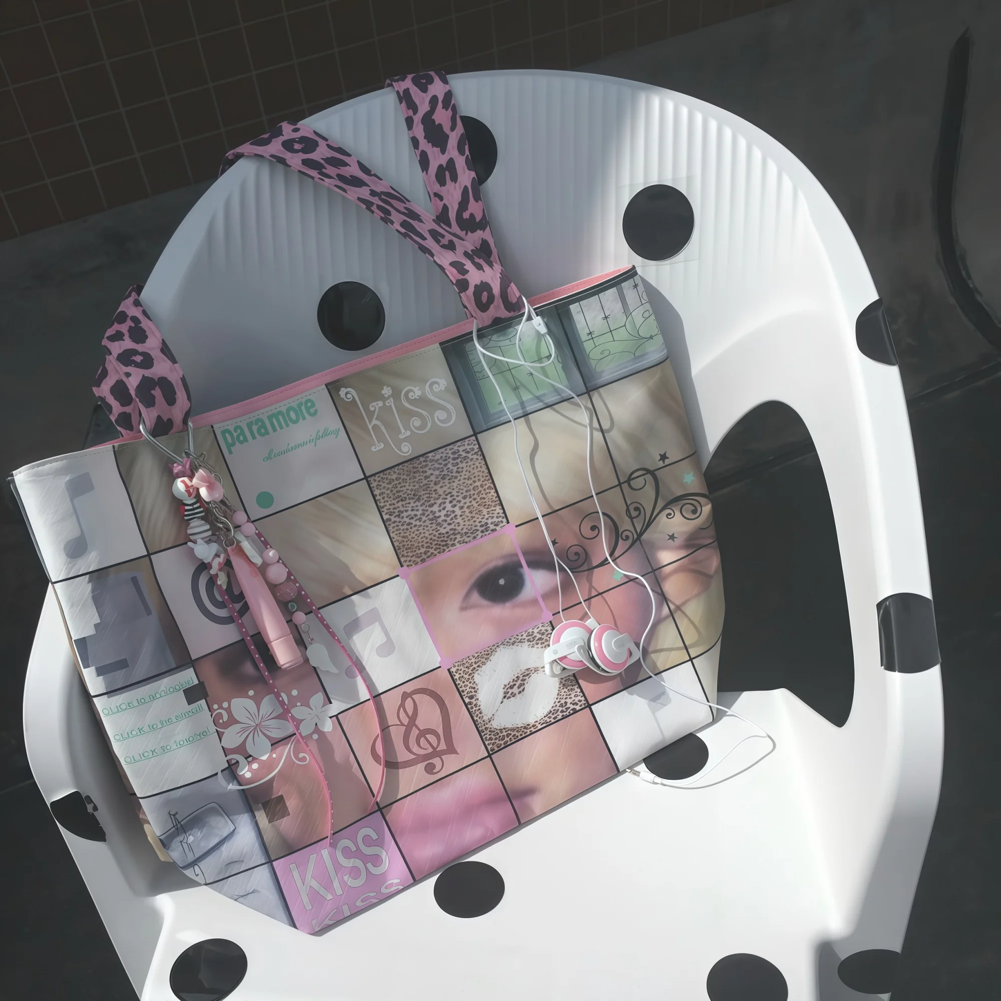 Y2K Original Vintage Style Millennial Hot Girl Portrait Storage Bags Subculture DuPont Paper Large Capacity Handheld Tote Bag