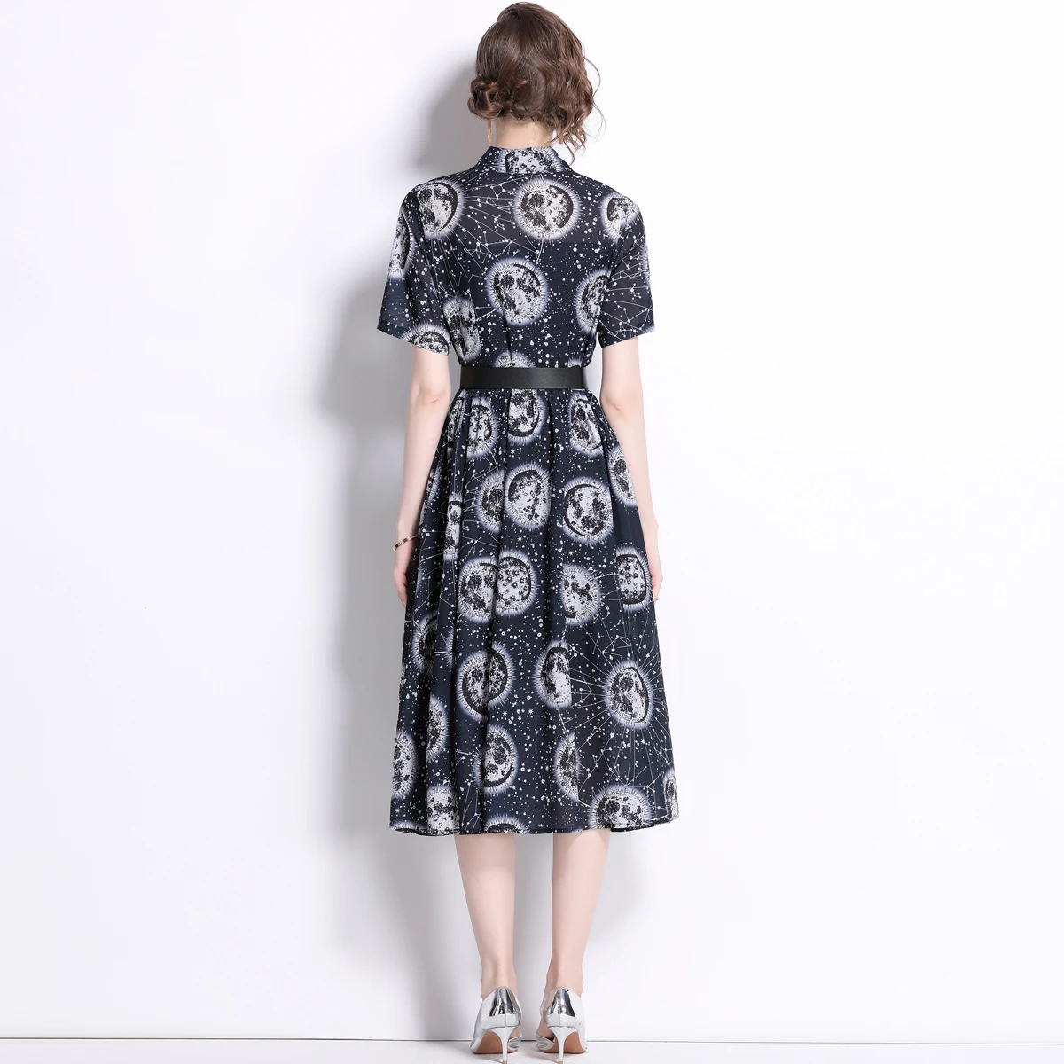 Robe mi-longue en mousseline de soie noire avec ceinture pour femme, col chemise, simple boutonnage, imprimé floral, manches courtes, piste vintage, été