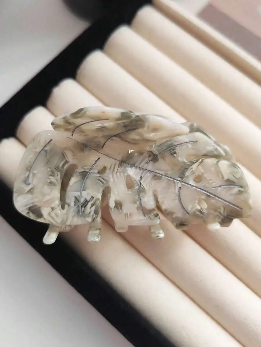 

Acetate Leaf Design Hair Claw Clip For Women Fashion Daily Wear