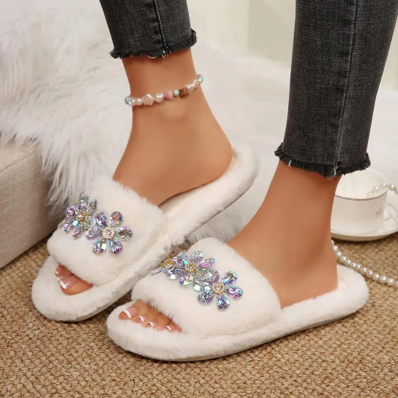 chinelo-feminino-de-luxo-com-strass-e-flor-pelucia-macia-quente-e-confortavel-para-inverno-2026-pantufa-domestica-peluda