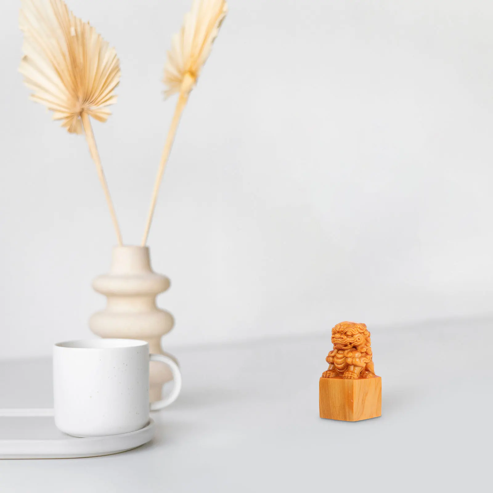 

1Pcs Wooden Lion Sculpture Realistic Carving Craft Tabletop Decor Home Office Adornment Creative Present for Festival