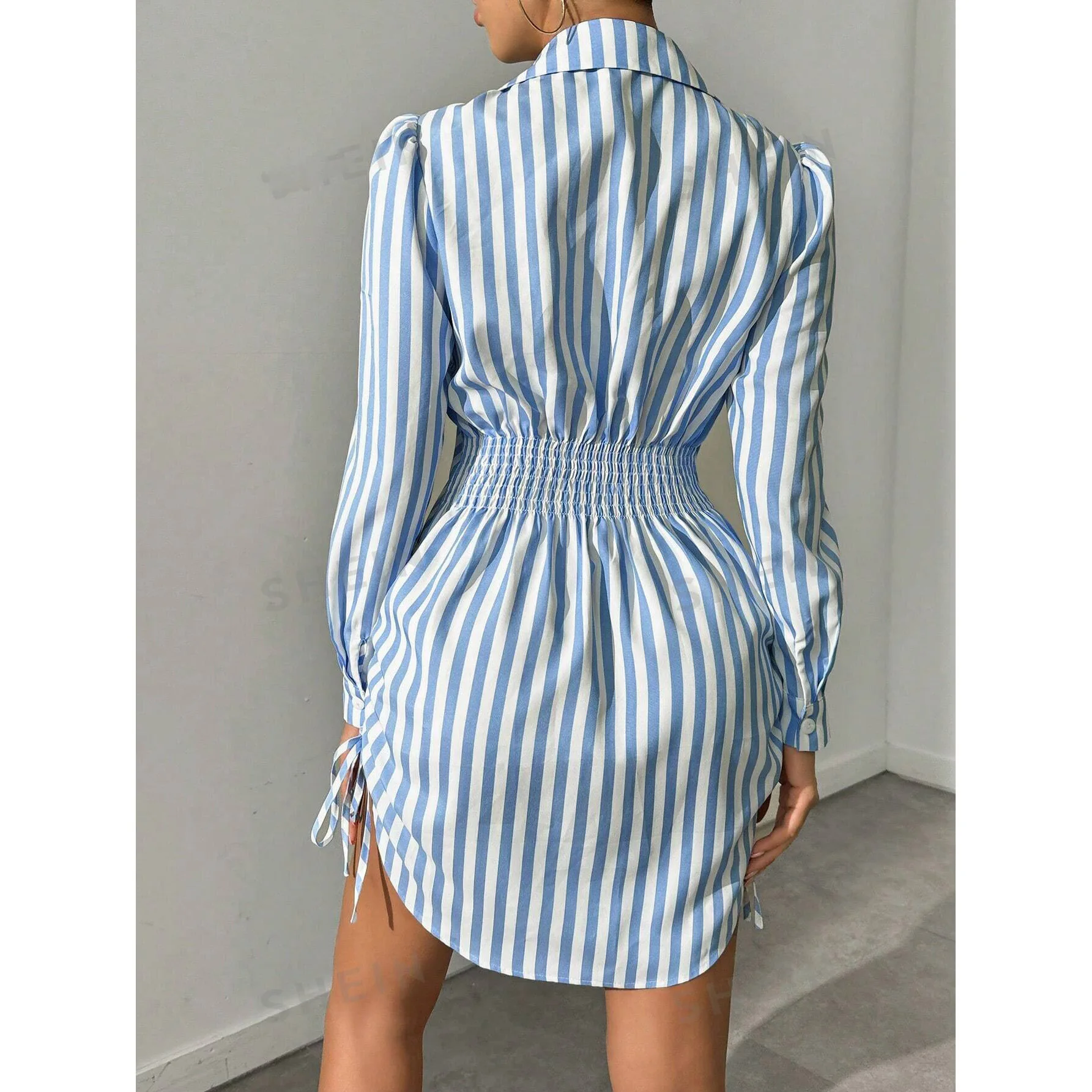 Nueva camisa de manga larga con cordón lateral a rayas de primavera y verano para mujer