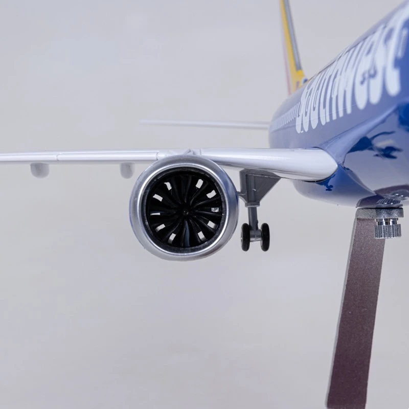 Emulation Model airplane Boeing 737 Southwest Airlines 1:85 47cm Tuba Collectibles Arts and crafts Boy Gift Pendent piece