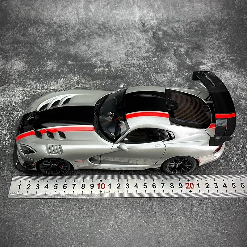 AUTOART New 1/18 scale DODGE VIPER ACR 2017 car model Static display Collection Holiday gift