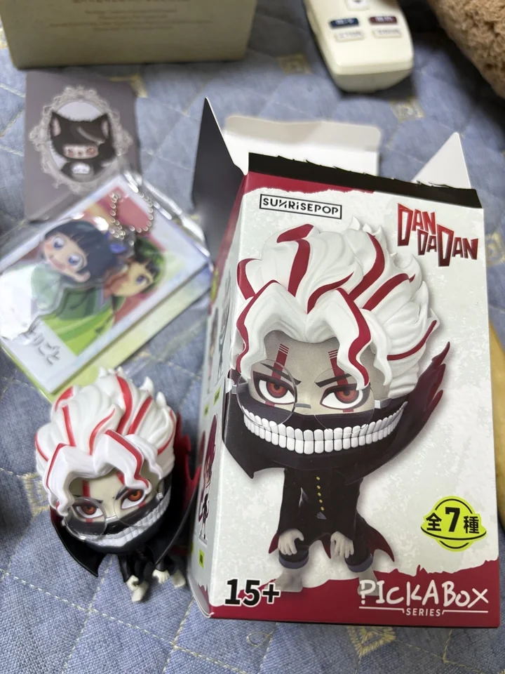 Disponibile Bandai SUNRISEPOP Dandadan Blind Box - Chibi Ekuran e set di figure di versione Q della nonna ad alta velocità, arredamento ufficiale per scrivania anime