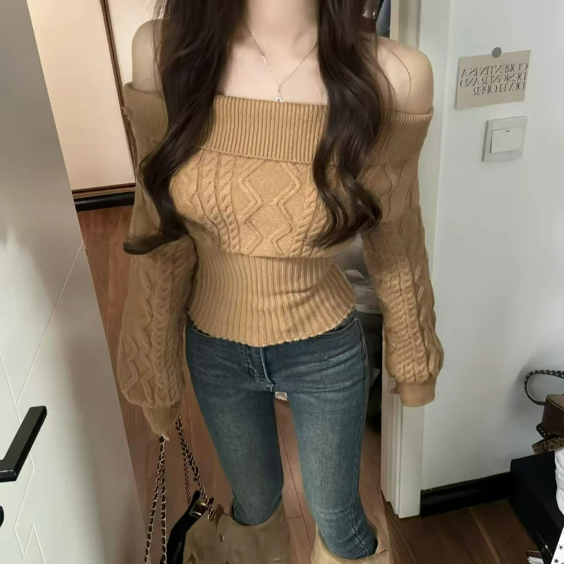 Kamelfarbener One-Shoulder-Taillen-Pullover für Damen, 2026, Herbst, neuer Stil, High-End-Nische, lässiger Strickpullover für Damen