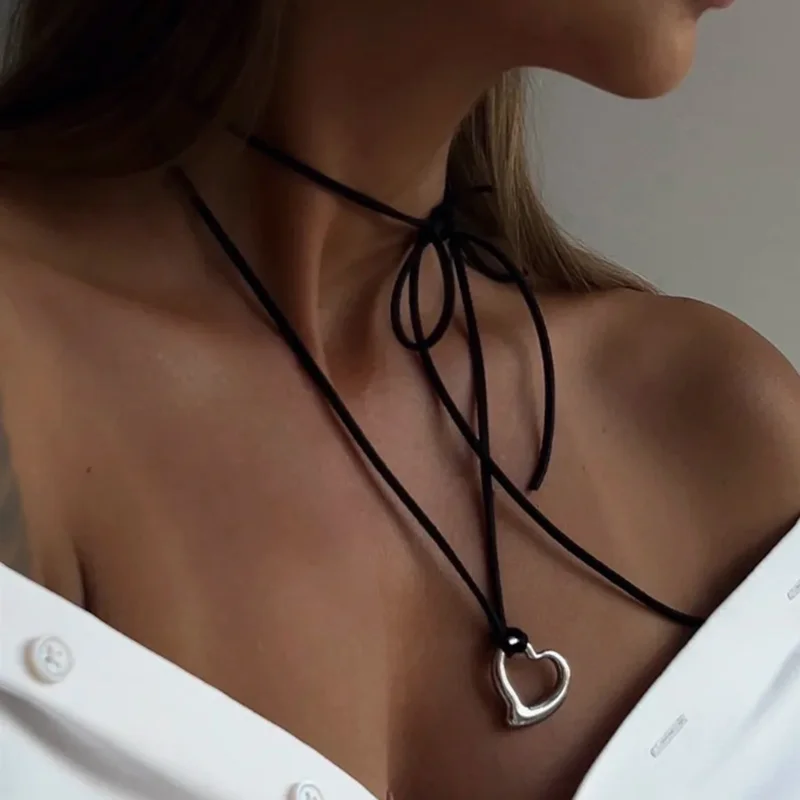 Adjustable Long Black Rope Hollowed-out Love Heart Pendant Necklace Women Men Vintage Charm Jewelry on The Neck Accessories