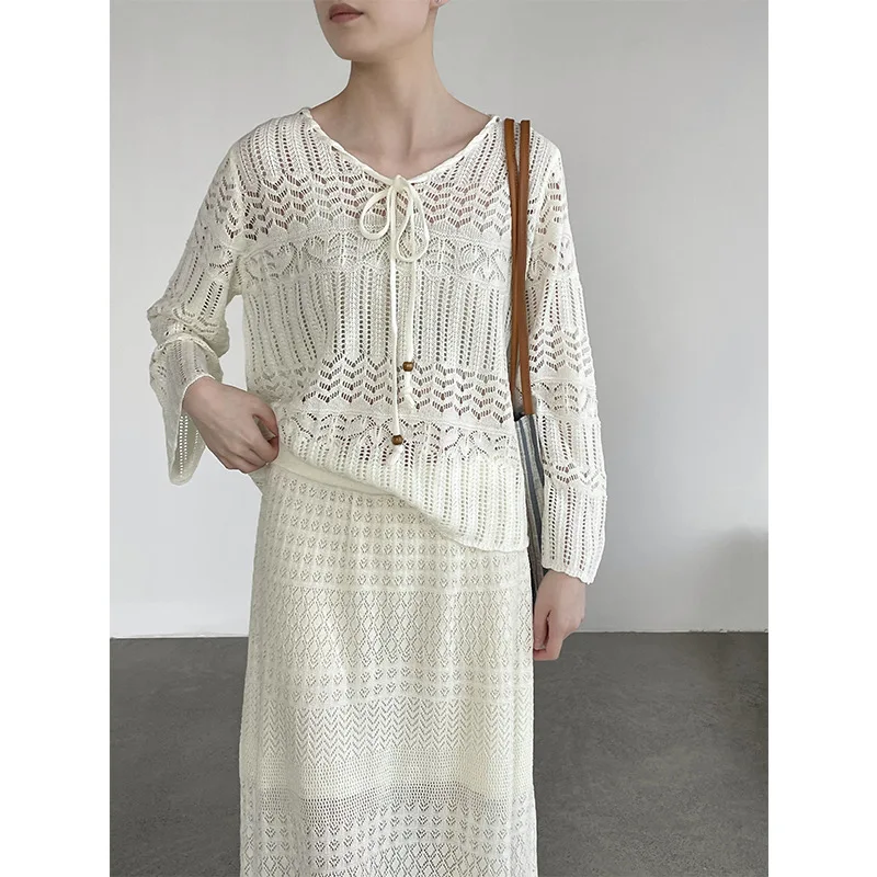 

Lazy Style V-neck Hollow-out Sunscreen Knitted Shirt for Women, Summer Thin Lace-up Blouse Top