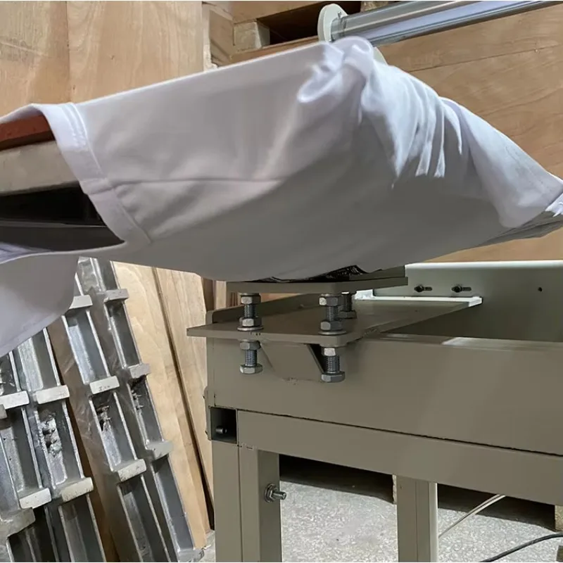 Automatyczna prasa termotransferowa do nadruków cyfrowych na koszulkach piłkarskich z cylindrem pneumatycznym do transferu winylu 40x60cm