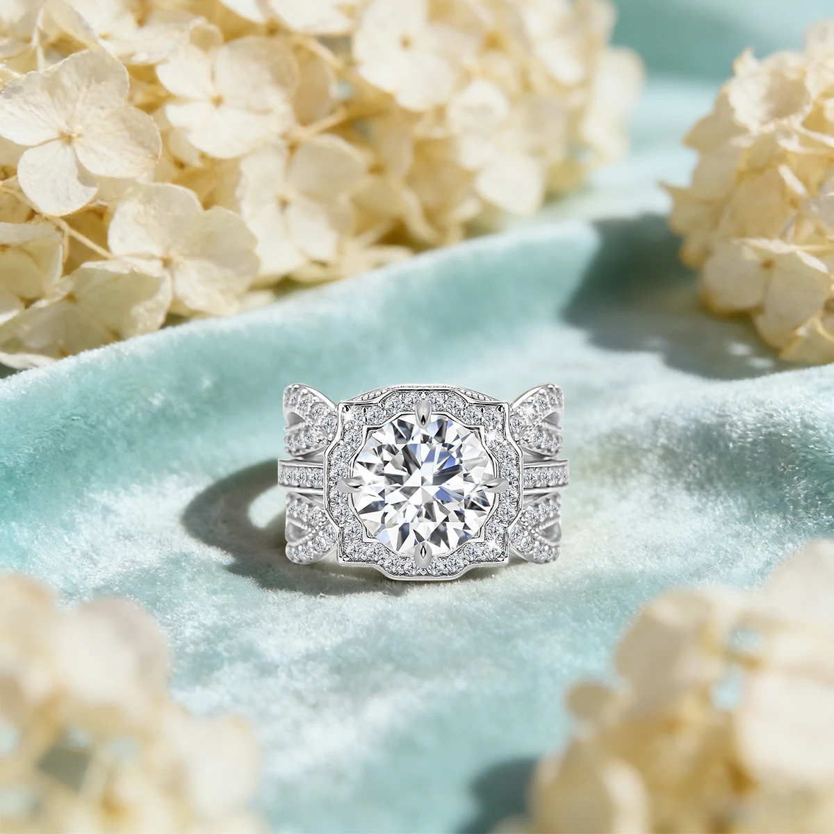 

Valuable Ring Women's 3 Carat Moissanite Wedding Rings Set Bridal Halo Round Cut White Cubic Zircon Luxury Engagement Ring