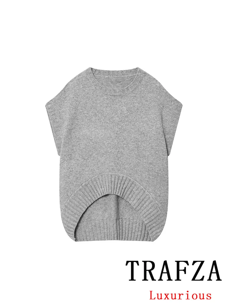

TRAFZA Casual Chic Women Pullover Sweater Gray Solid O-Neck Short Sleeve Knitted Loose Sweater New Fashion 2025 Autumn Sweaters
