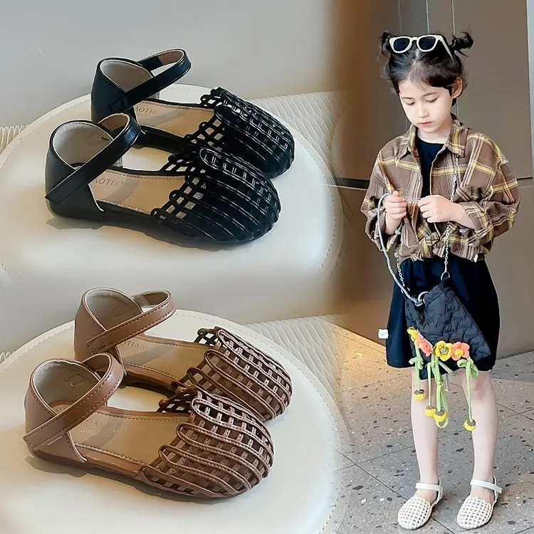 

2025 Summer Children Sandals Hollow Out Closed Toe Girls Shoes Soft Sole Breathable Princess Beach Sandals Kids Flat Roman Shoes
