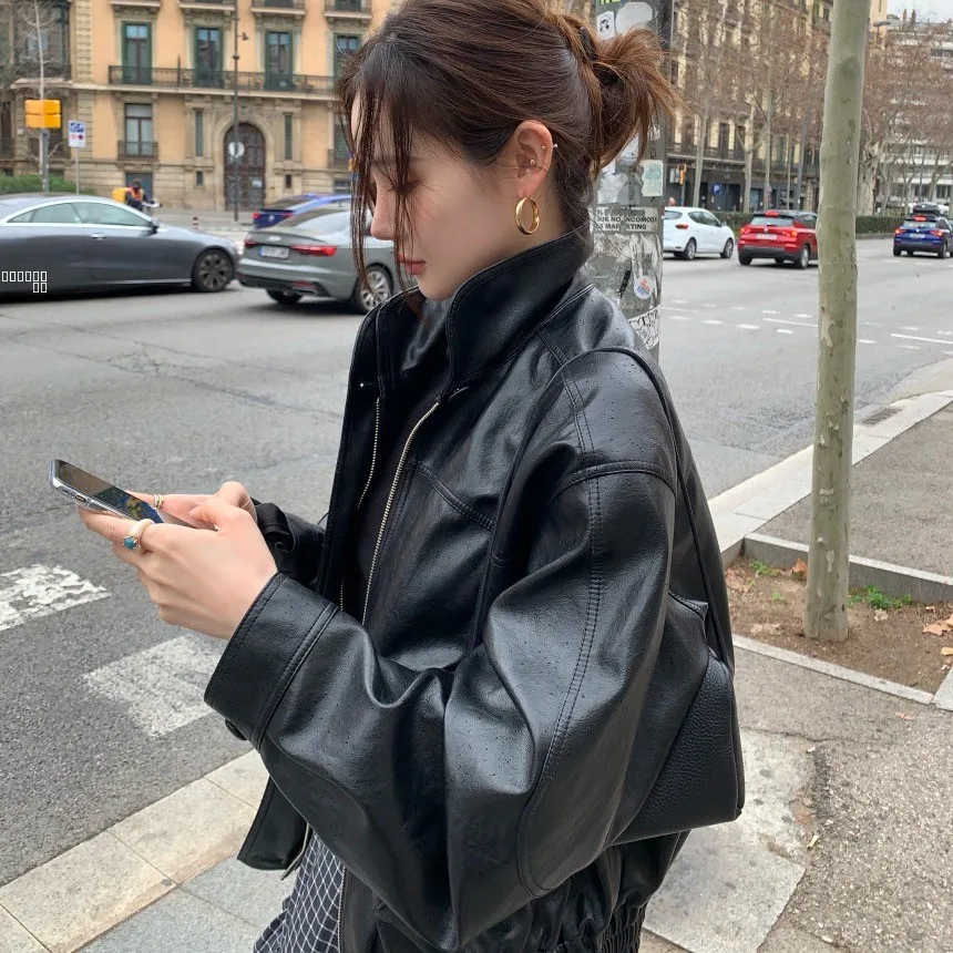 

Ретро лоскутное пальто из искусственной кожи Jaet ort Верхняя одежда Casual Sle Long Sve Женское байкерское пальто Китайский бренд Осенняя мода