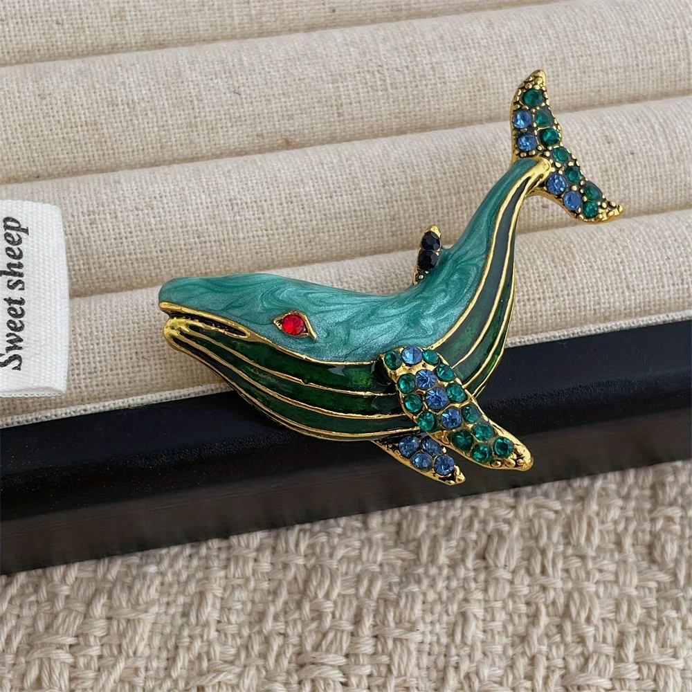 Vintage Women Men Exquisite Crystal Enamel Whale Brooches Badges Unisex Clothing Coat Sea Animal Pins