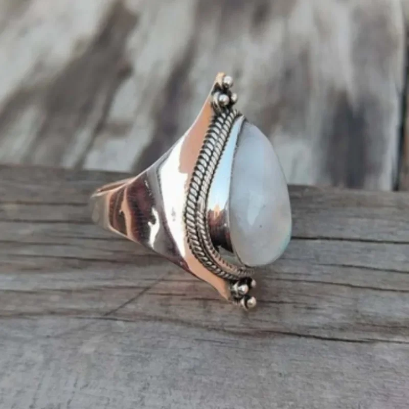 Vintage Ethnic Style Imitation Opal Ring for Women Antique Silver Color Moonstone Rings Fine Jewelry Accessories Girls Gifts