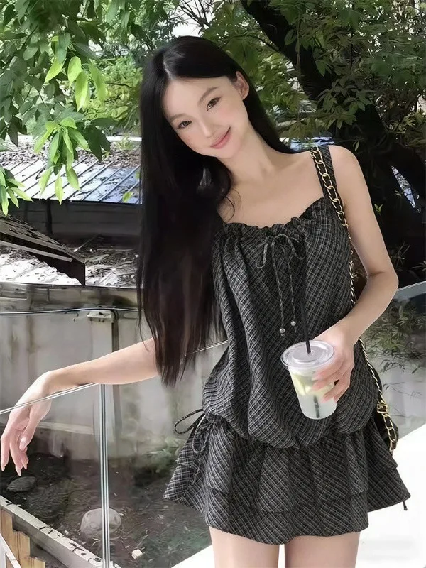 

Женский летний повседневный комплект: черная клетчатая юбка и топ на бретельках с завышенной талией, свободный крой, для полных женщин (до 136 кг)