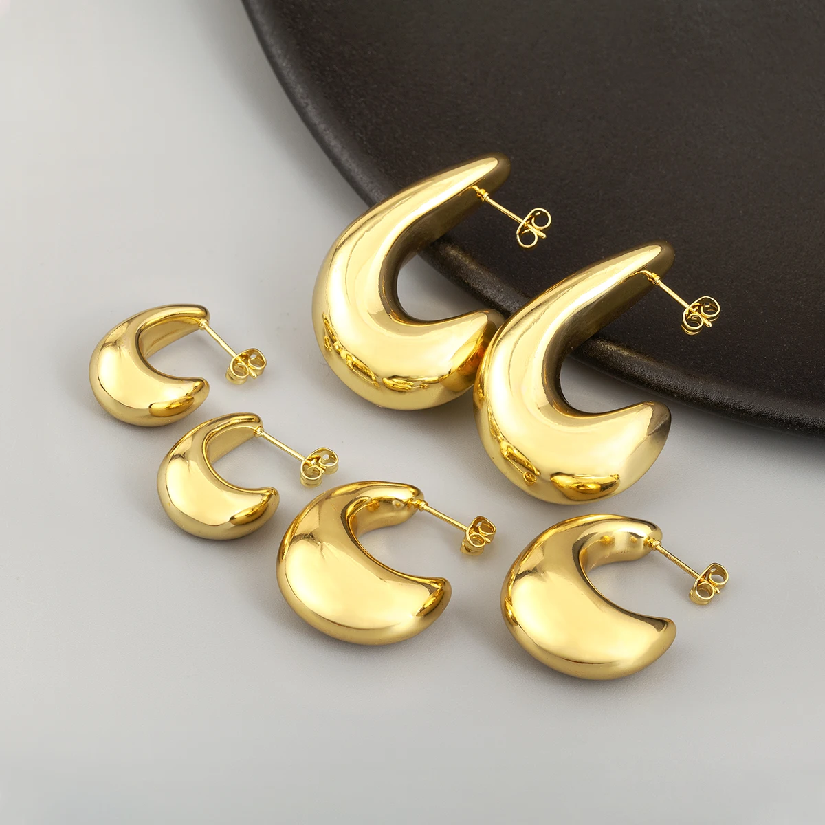 Nidin Neue Trendy S/M/L Größe Waterdrop Form Stud Ohrringe Für Frauen Unregelmäßige Geometrische Kupfer Ohr schmuck Hochzeit Party Geschenke