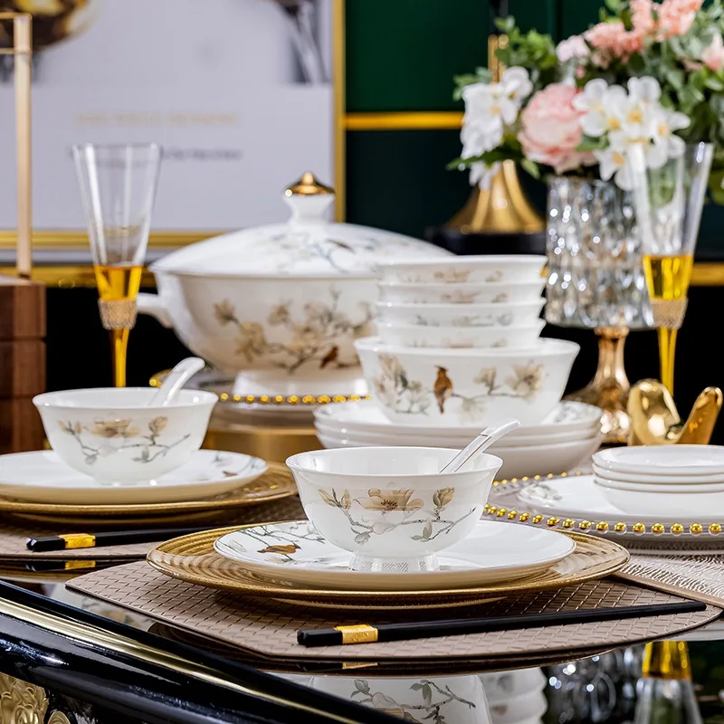 Jingdezhen new style tableware set gold edge bone porcelain bowls, chopsticks, bowls, plates and spoons full set gift