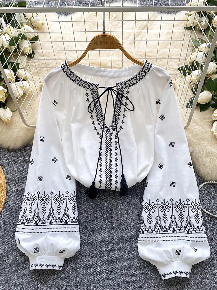 Spring  Autumn New Women's Retro Ethnic Style Lantern Sleeve Shirt Casual Loose Lace Totem Embroidered Blouse Top D47