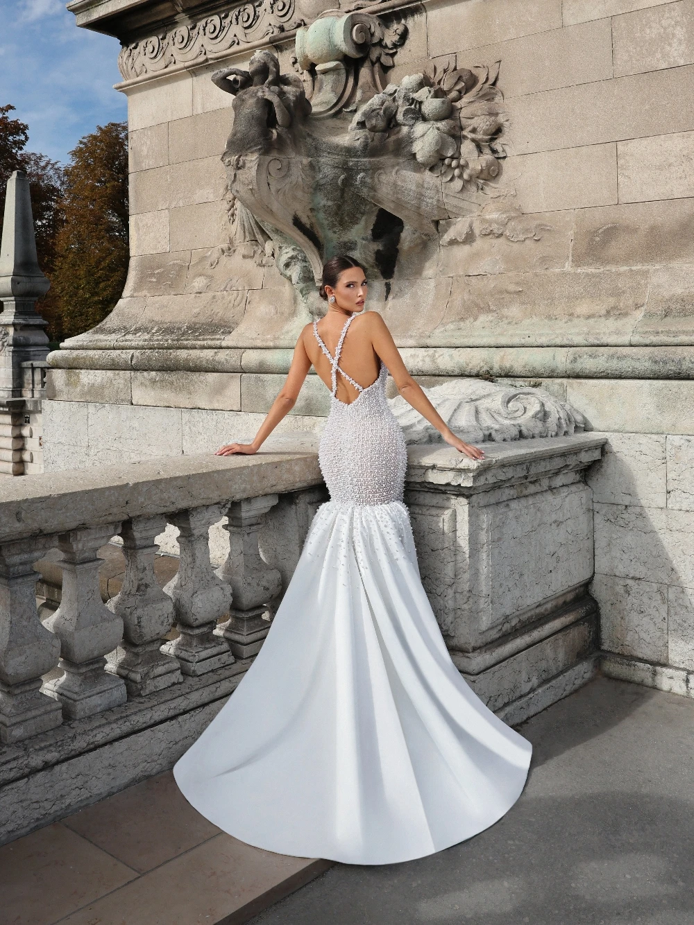Full Pearl Spaghetti Straps Wedding Dress Opulent Sexy Deep V Neck Customized Bridal Gown With Satin Train Delicate Women Wear