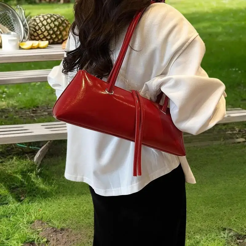 

Новая женская красная сумка на плечо, корейская версия, простые однотонные сумки из искусственной кожи подмышками, 2025 элегантные женские сумки для свиданий