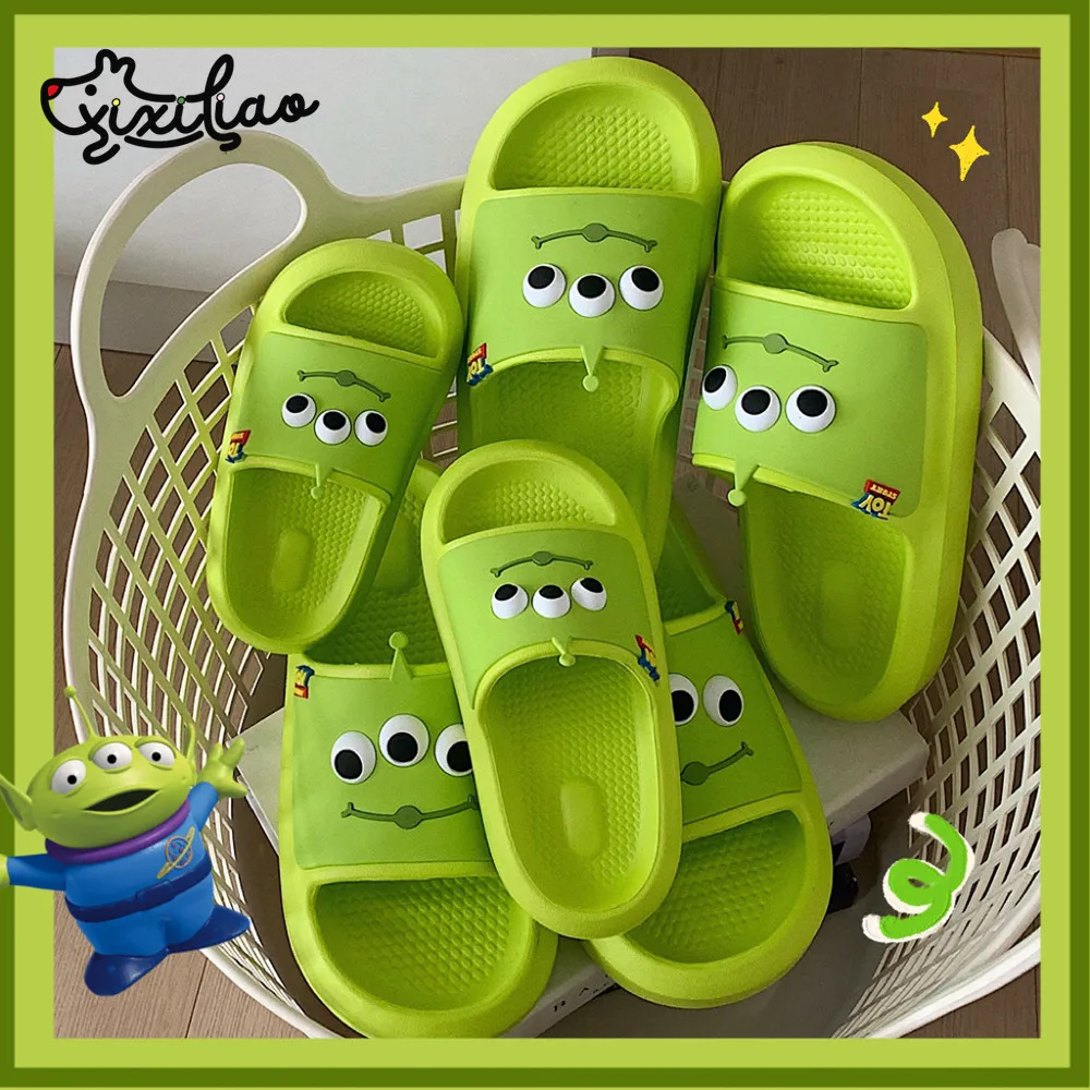 Disney Animation Toy Story Character Alien periferiche tre occhi Cute Cartoon Summer pantofole con suola morbida sandali infradito da bagno