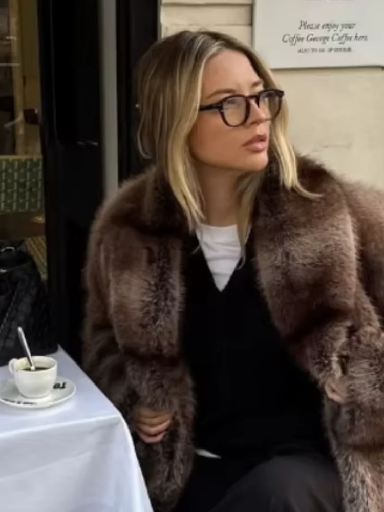 معطف طويل فاخر من الفرو الصناعي للنساء موضة شتاء 2025 سترات دافئة قطيفة كم كامل معاطف فضفاضة أنيقة عالية الشارع #2