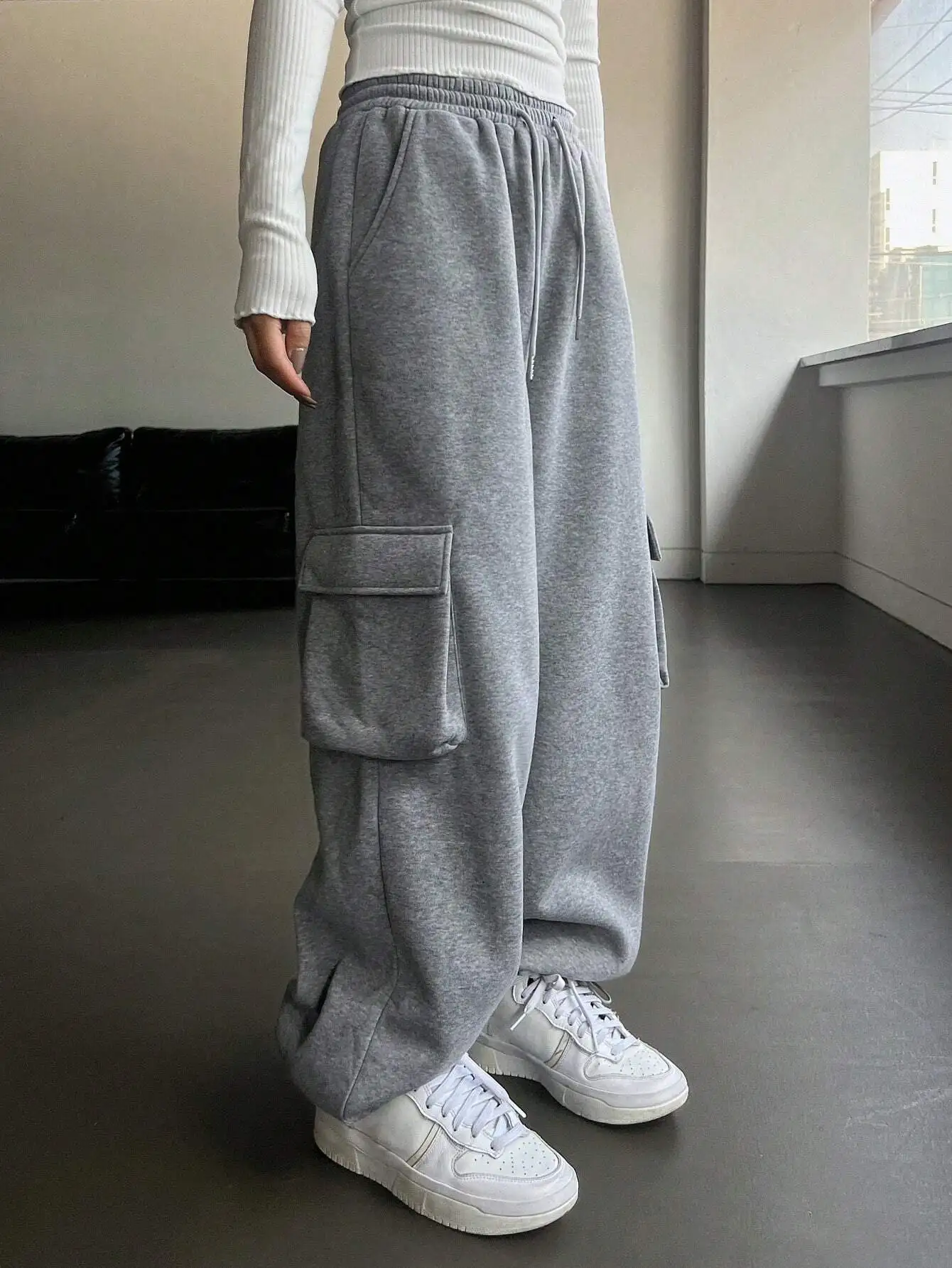 

Gray Solid Drawstring Cargo Jogger Pants with Side Pockets for Women