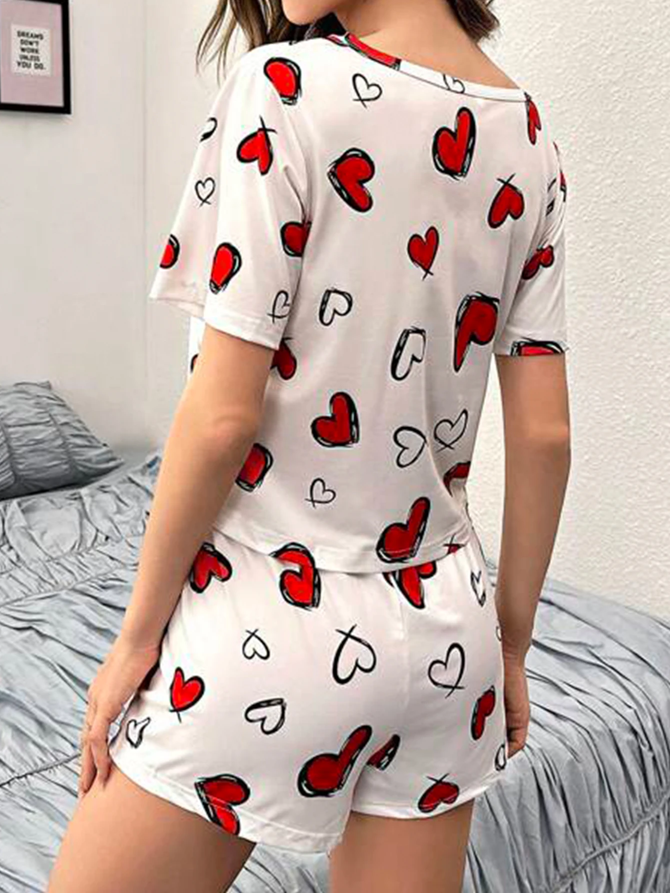 Heart Print Pajama Set Casual Cozy Short Sleeve Round Neck Tee & Elastic Shorts Women Sleepwear Loungewear Set