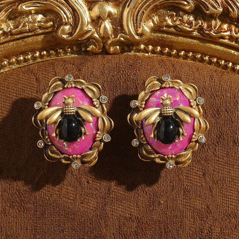 

Vintage Black Bee Stud Earrings Rose Red Opal Quality 2026 Luxury Designer Jewelry Accessories For Woman Gold Color Party Charms