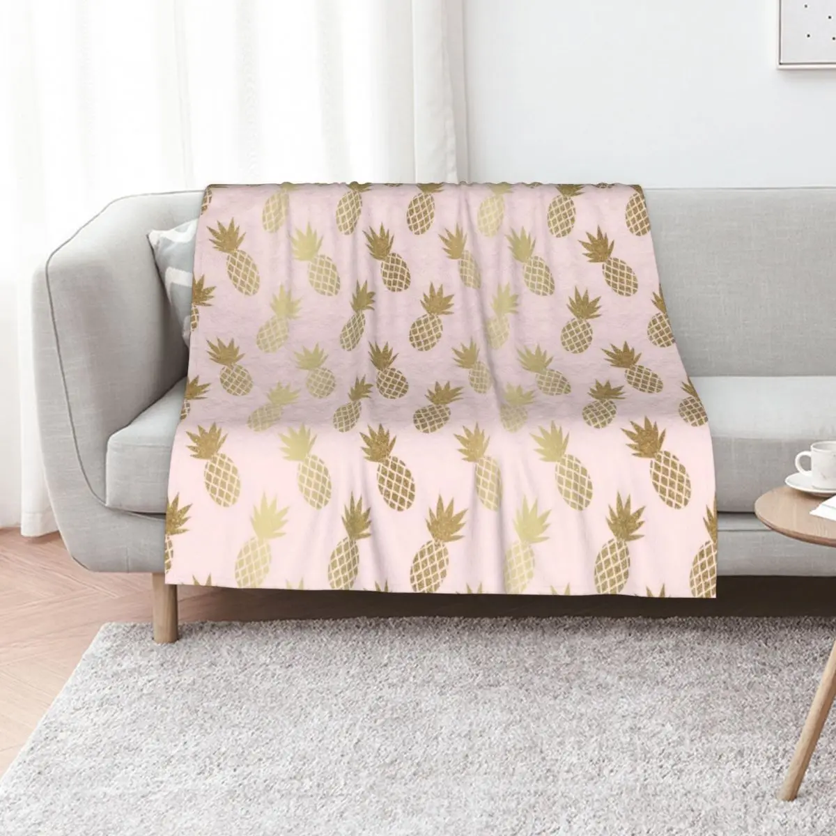 Pink & Gold Pineapples Pattern Throw Blanket Decorative Sofa Plush Furrys Tourist Hair Soft Plush Plaid Blankets