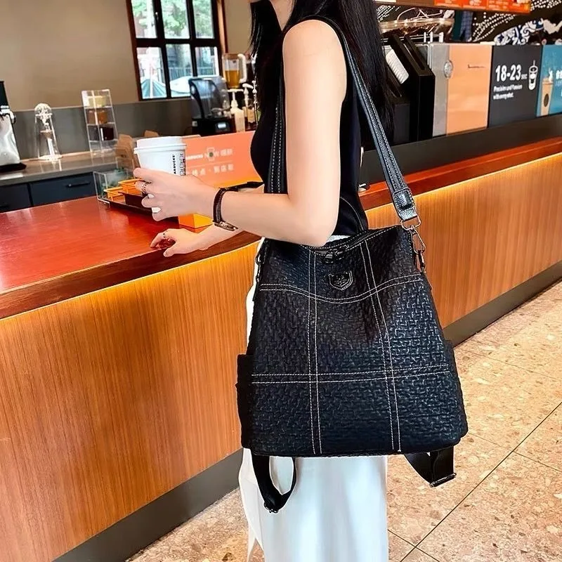 Backpack New Internet celebrity fashion women travel backpack Large capacity go out schoolbag Exquisite simple leisure trend