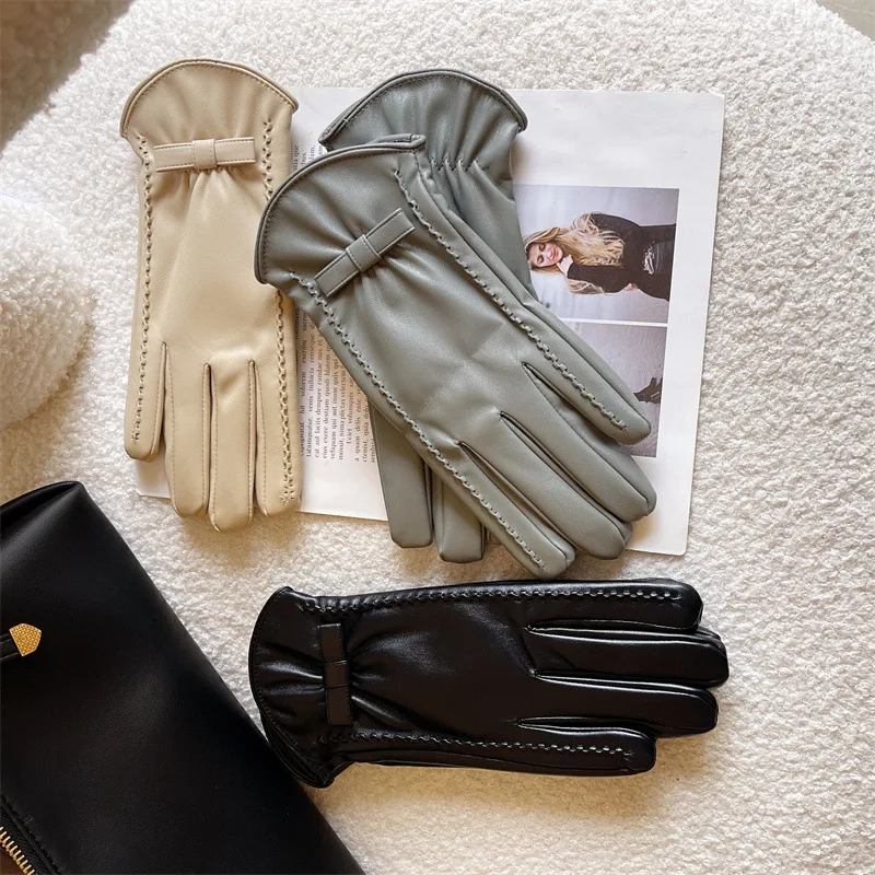 Gloves for Women in Winter, Thickened Velvet, Cute Imitation Sheepskin Driving Short Style, Touch Screen Anti Slip Riding